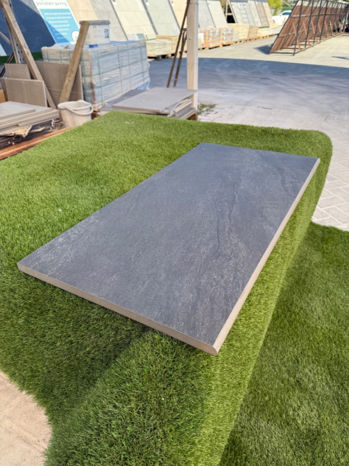 Lava Nero Bullnose - Preview