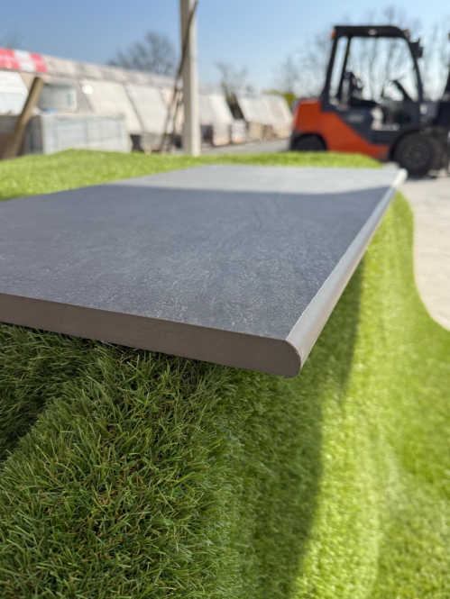 Lava Nero Bullnose
