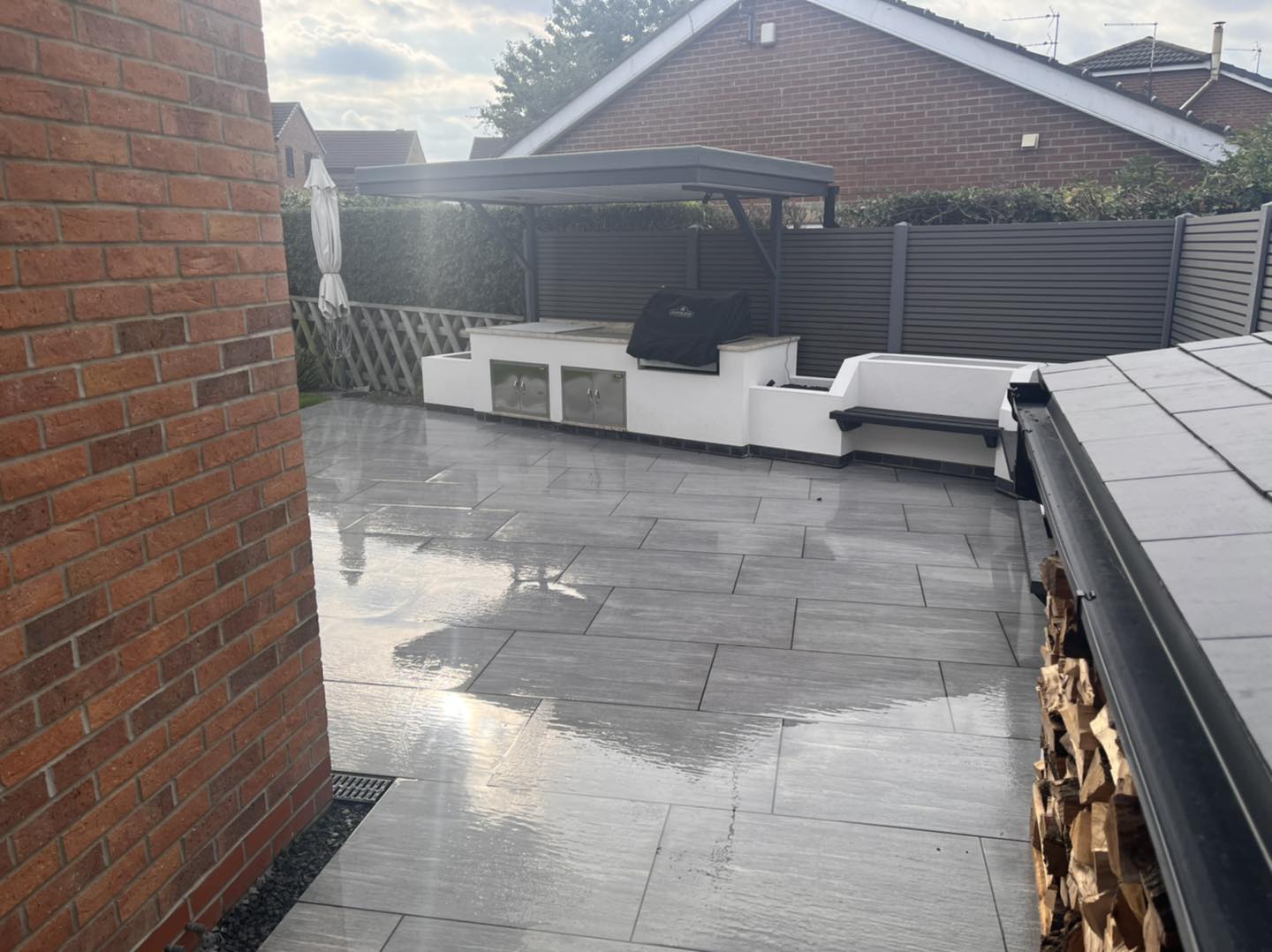 outdoor kitchen installation using Vals